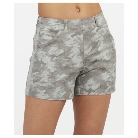 SPANX Pants - Spanx NWT 6‎ Inch Twill Shorts in Stone Wash Camo Size Small